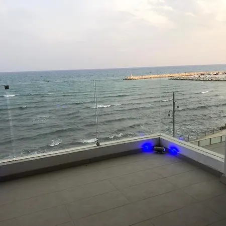 Blue View 202 * لارنكا